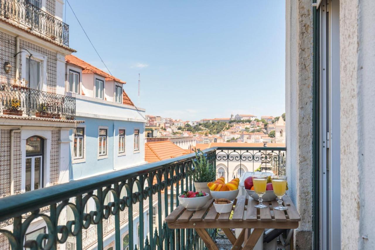 Charming Chiado 2Bedr W/Balcony And View Lejlighed Lisboa Eksteriør billede